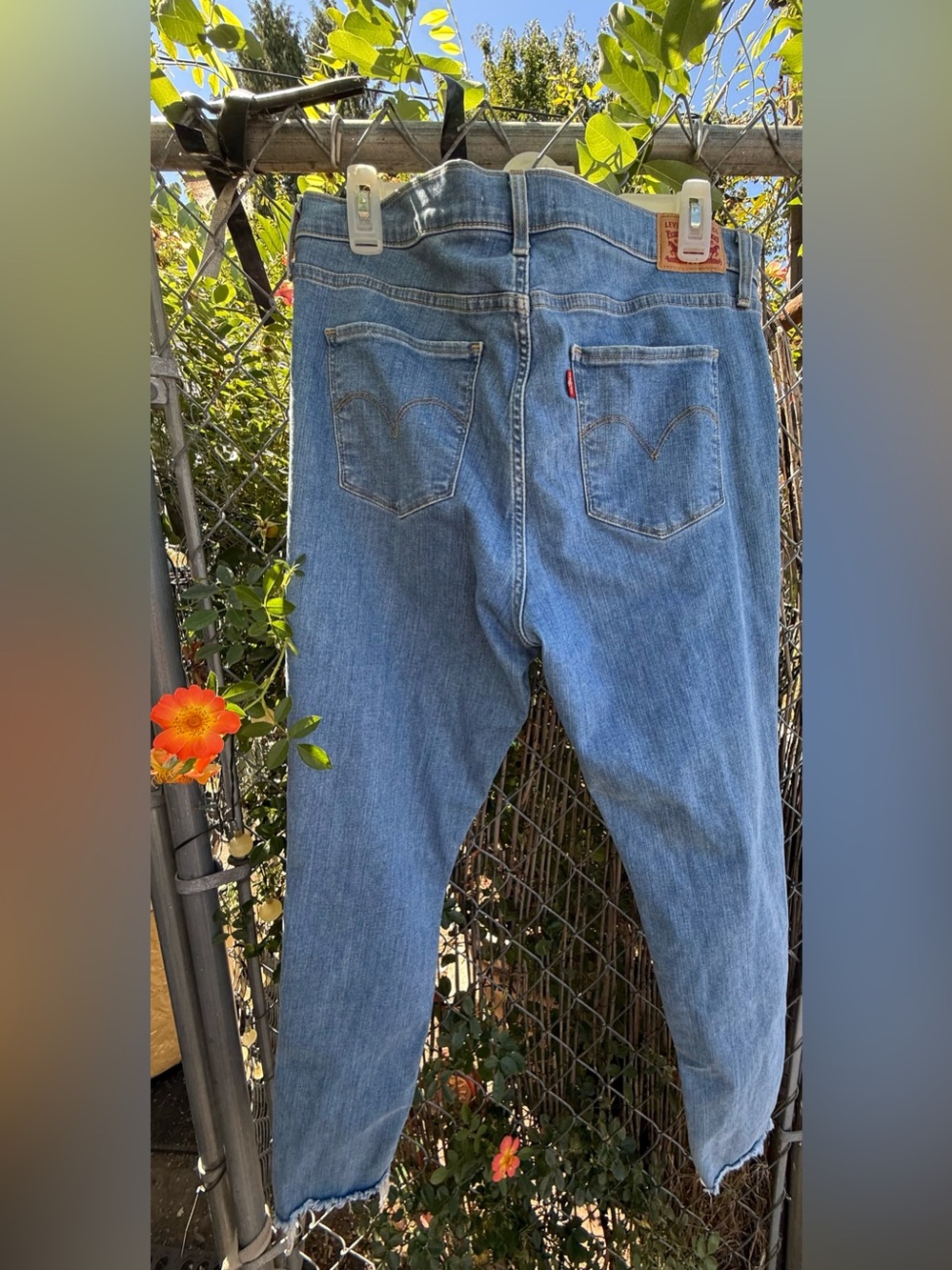 Levi's 720 High Rise Super Skinny Distressed Jeans rare sz 33 aka 16 women’s $70